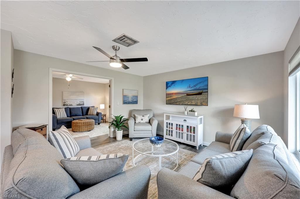 532 99th Ave N, Naples, FL 34108-3