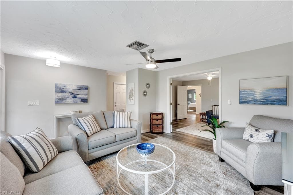 532 99th Ave N, Naples, FL 34108-4