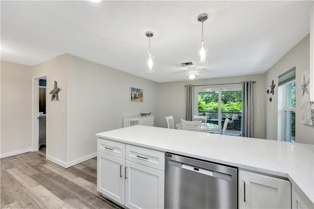 532 99th Ave N, Naples, FL 34108-5