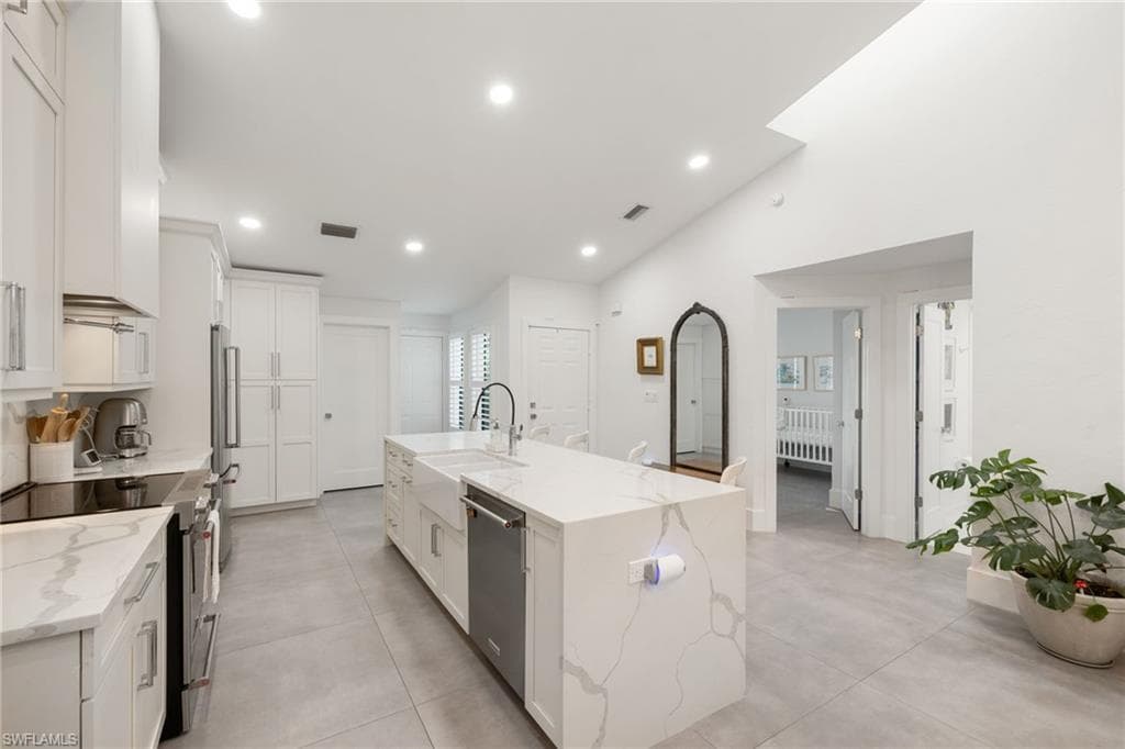 4006 Crayton Rd A-2, Naples, FL 34103-8