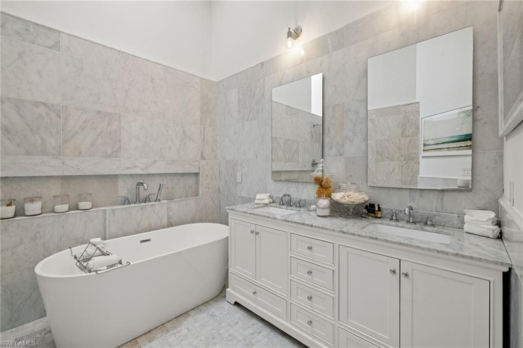 4006 Crayton Rd A-2, Naples, FL 34103-20