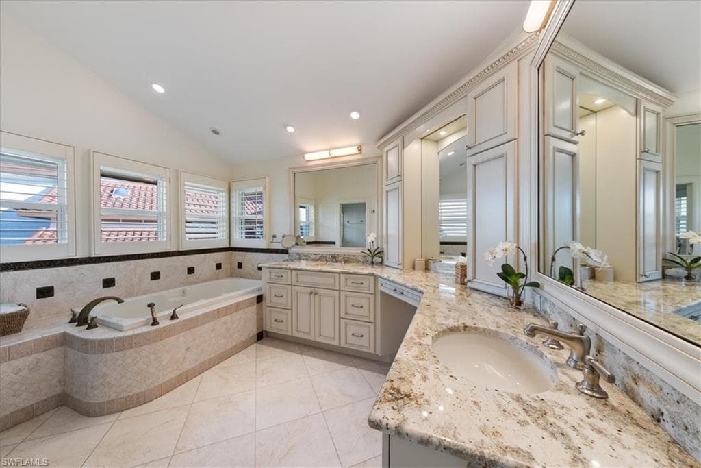 4719 Villa Mare Ln, Naples, FL 34103-21