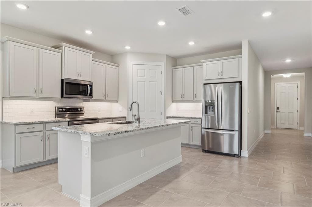 532 Spring Hill Lake Loop, Cape Coral, FL 33993-10