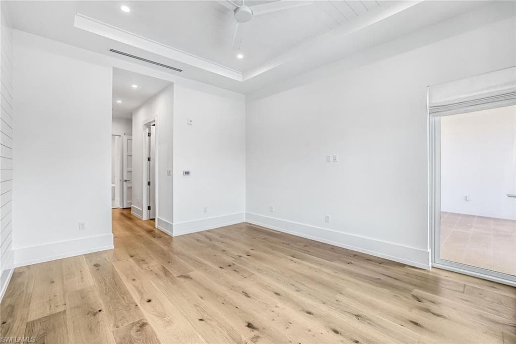 201 8th St S 308, Naples, FL 34102-14