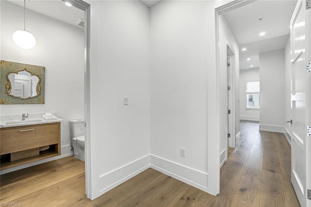 201 8th St S 308, Naples, FL 34102-18