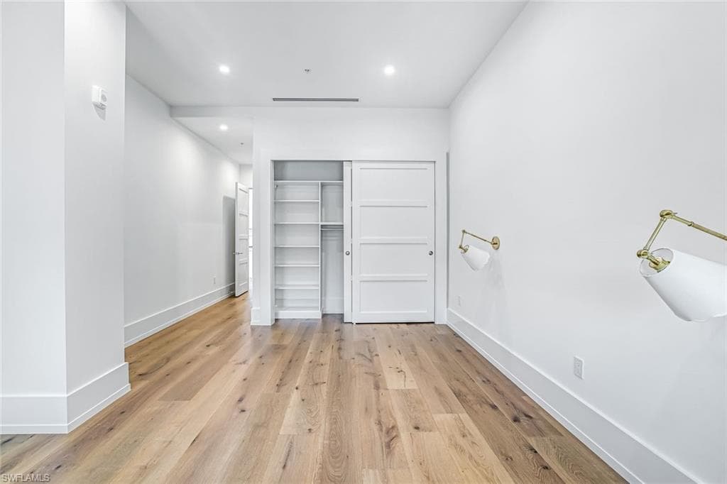 201 8th St S 308, Naples, FL 34102-20