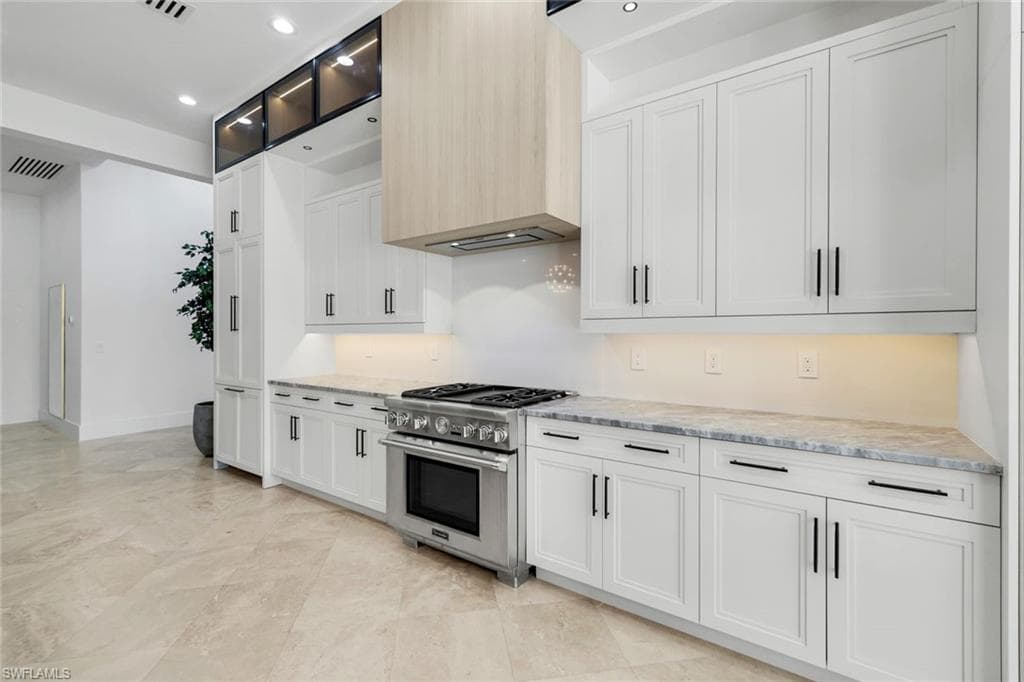 13087 Pond Apple Dr E, Naples, FL 34119-18