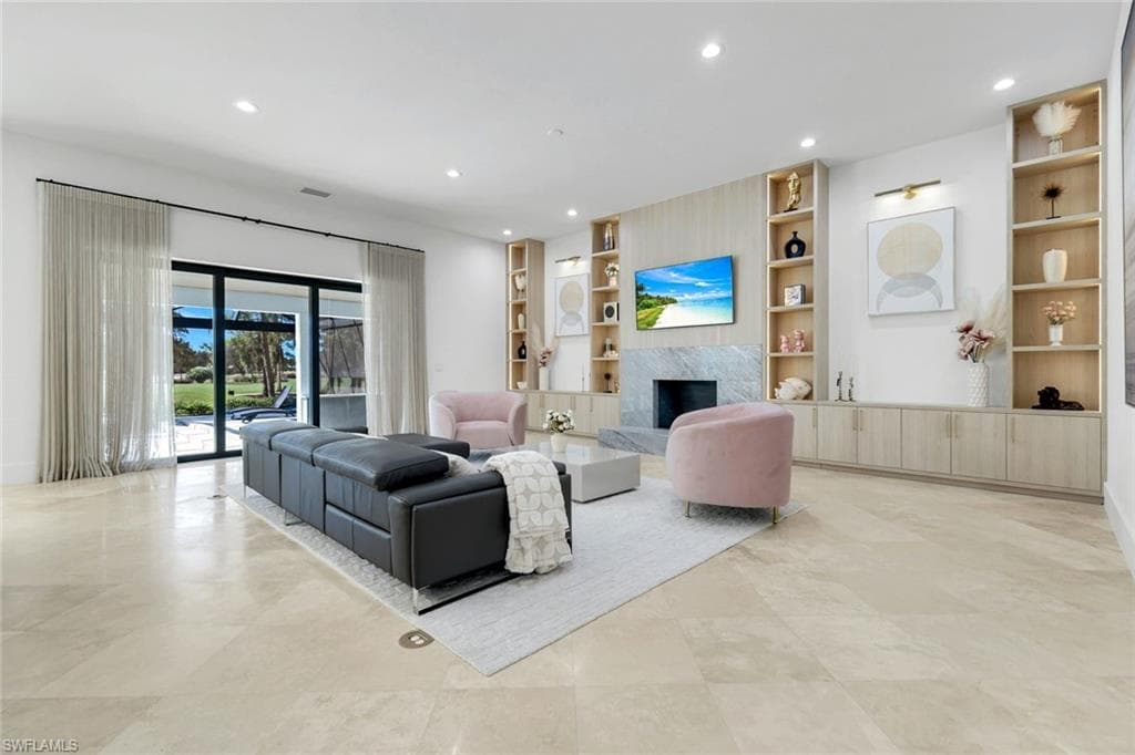 13087 Pond Apple Dr E, Naples, FL 34119-4