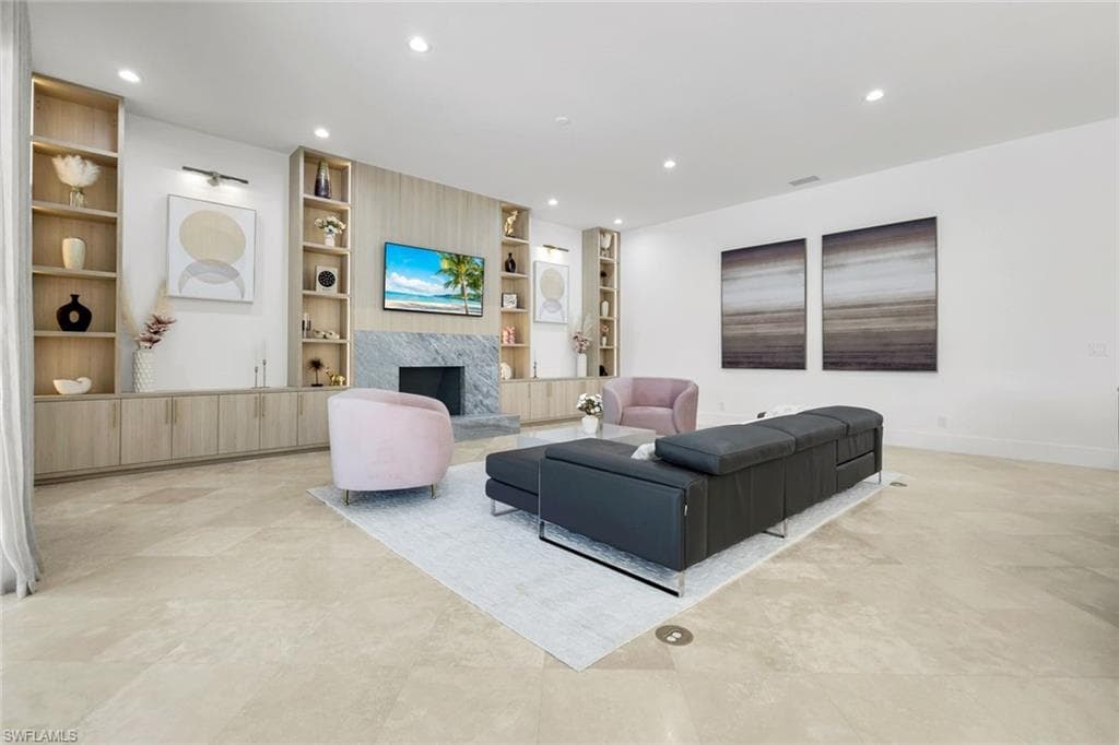 13087 Pond Apple Dr E, Naples, FL 34119-6