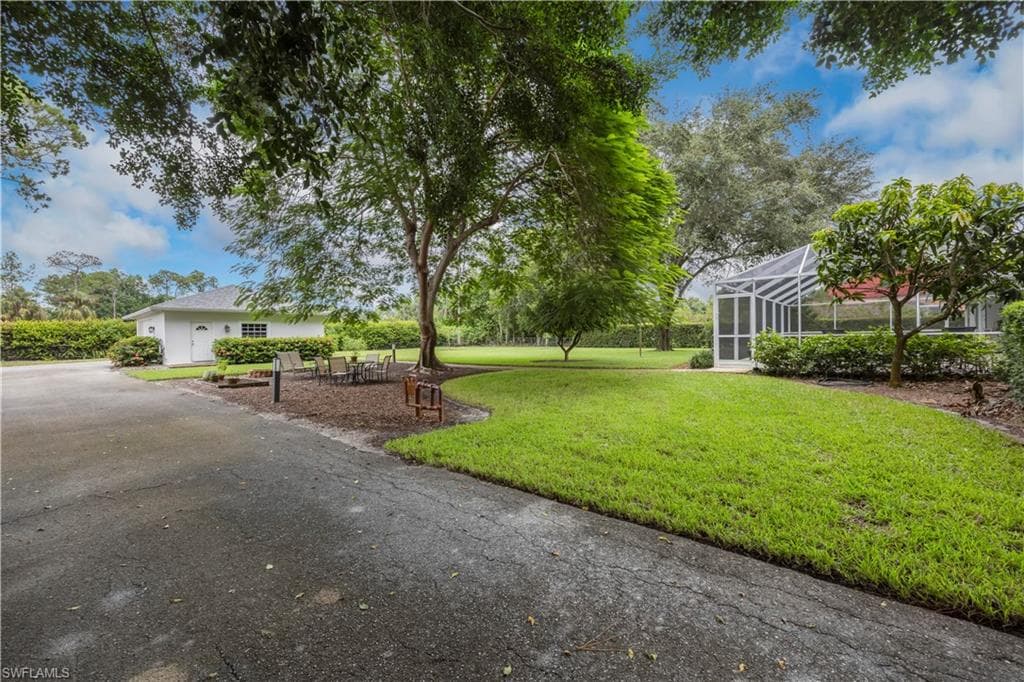 5520 Cynthia Ln, Naples, FL 34112-25