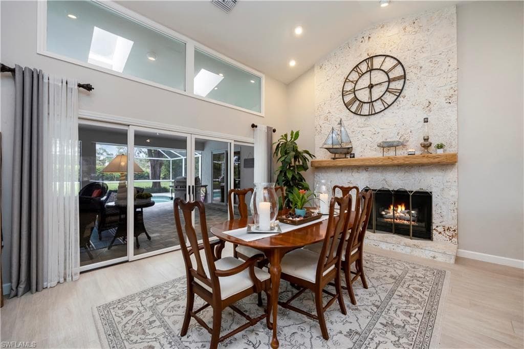 5520 Cynthia Ln, Naples, FL 34112-5