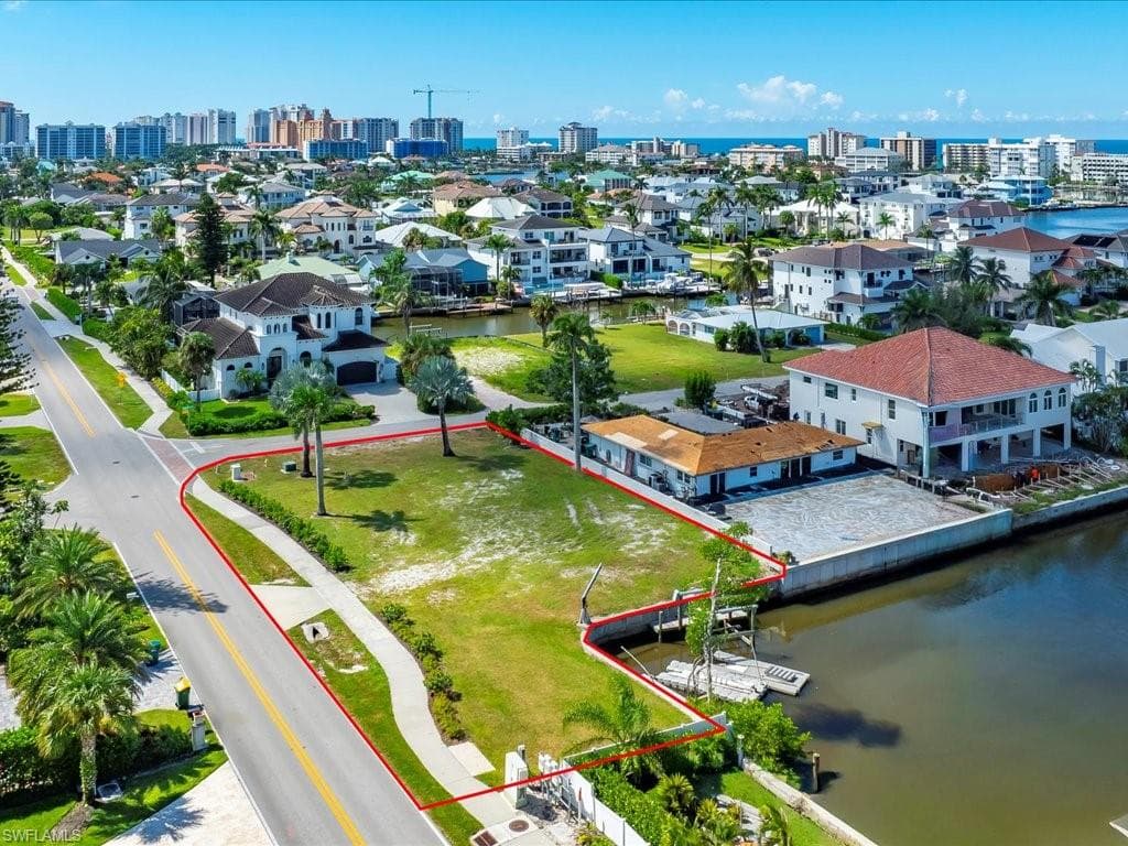 10337 Vanderbilt Dr, Naples, FL 34108-23