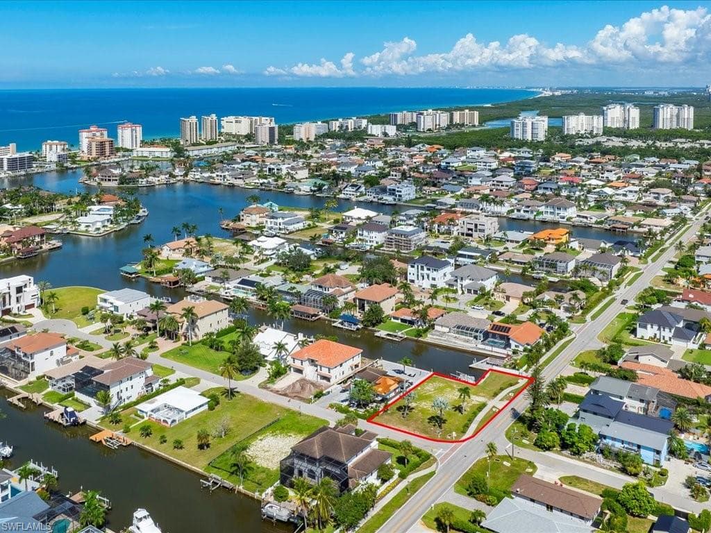 10337 Vanderbilt Dr, Naples, FL 34108-25