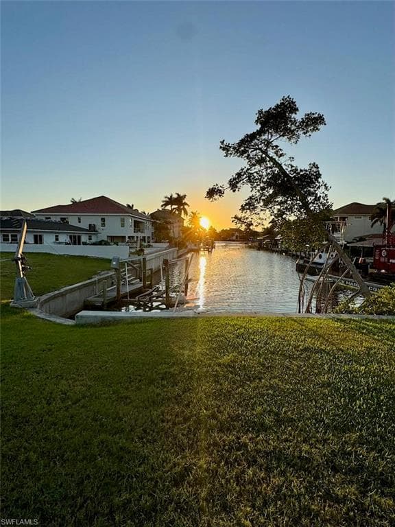 10337 Vanderbilt Dr, Naples, FL 34108-26