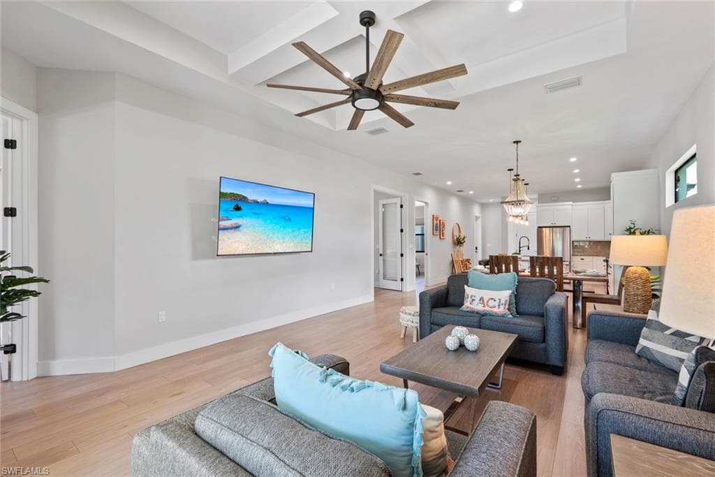 3552 Hibiscus Ave, Naples, FL 34104-25