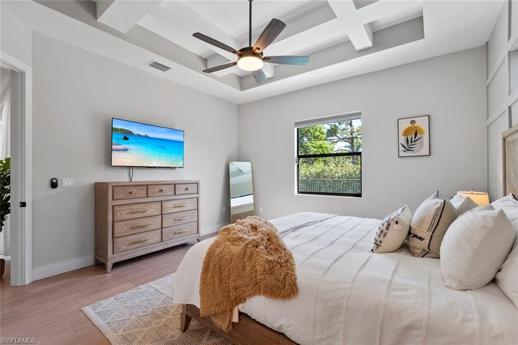 3552 Hibiscus Ave, Naples, FL 34104-29