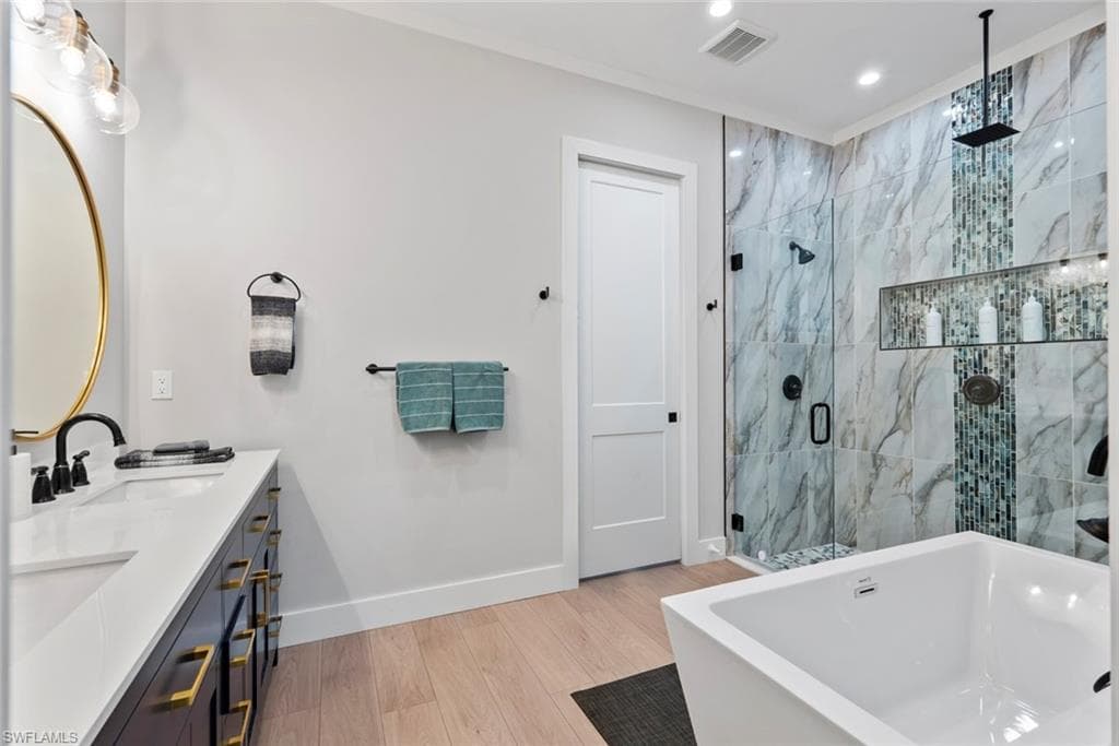 3552 Hibiscus Ave, Naples, FL 34104-31