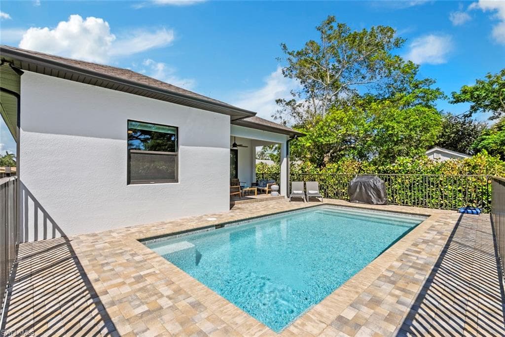 3552 Hibiscus Ave, Naples, FL 34104-42