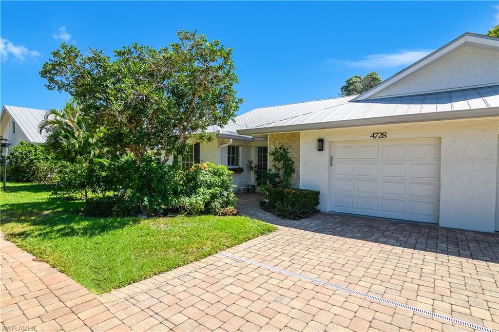 4728 West Blvd N8, Naples, FL 34103-1