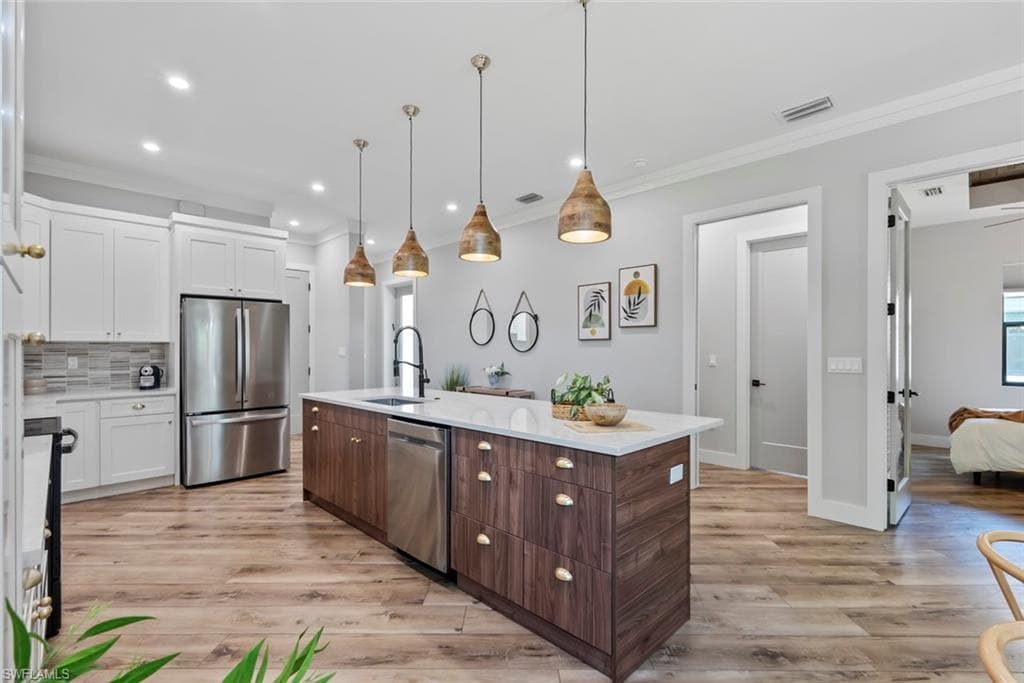 3530 Hibiscus Ave, Naples, FL 34104-9