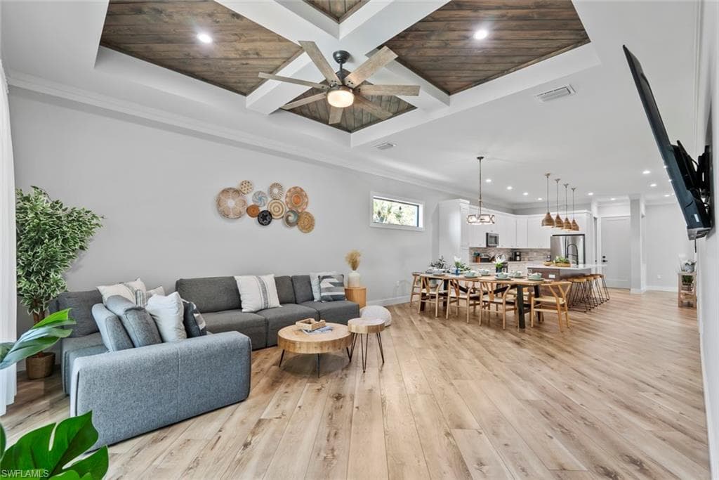 3530 Hibiscus Ave, Naples, FL 34104-24