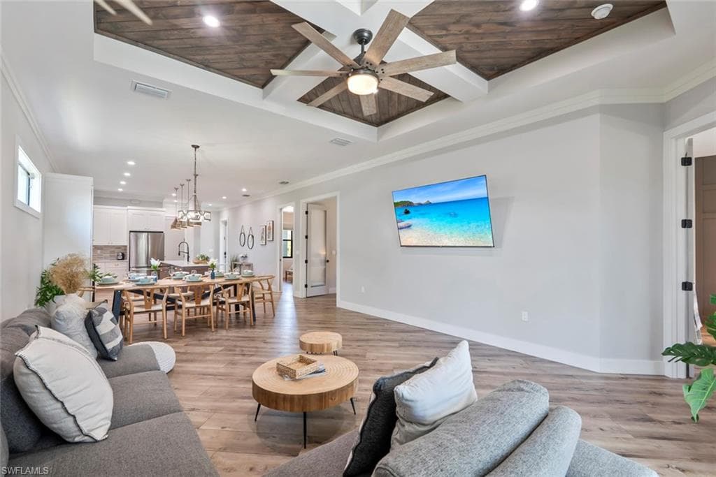 3530 Hibiscus Ave, Naples, FL 34104-26