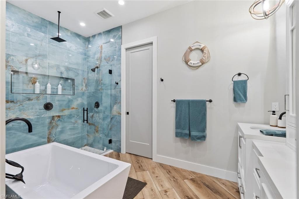 3530 Hibiscus Ave, Naples, FL 34104-32