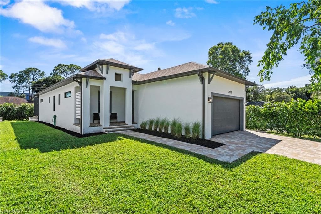 3530 Hibiscus Ave, Naples, FL 34104-2