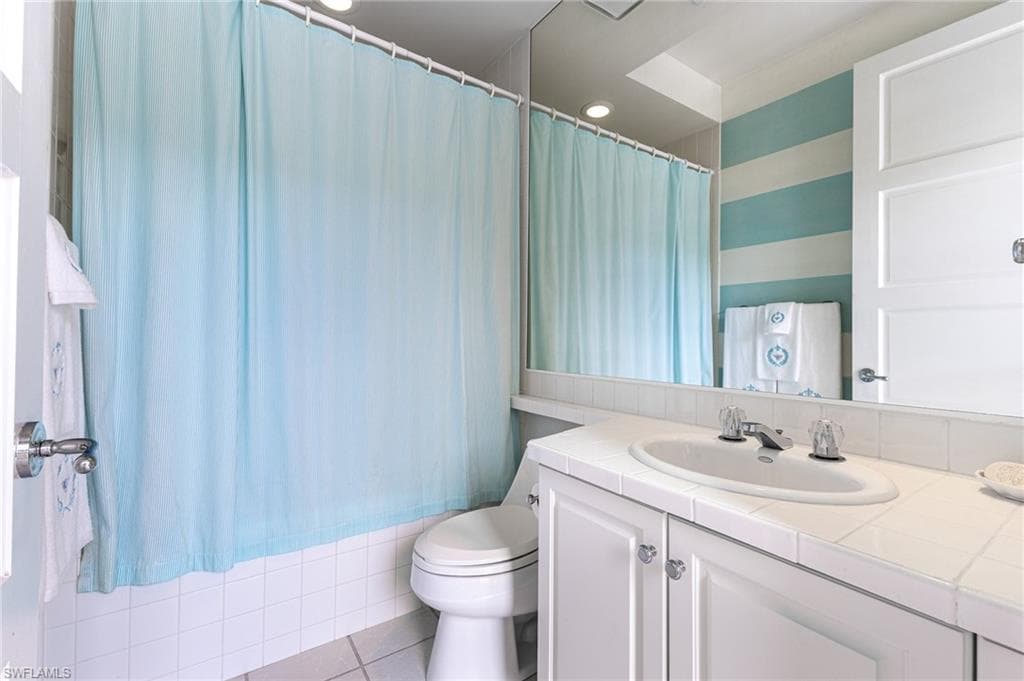 7905 Cocobay Dr 15, Naples, FL 34108-19