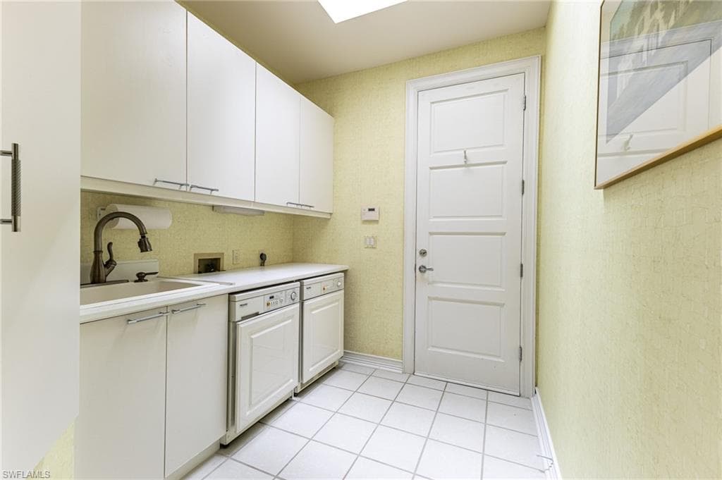 7905 Cocobay Dr 15, Naples, FL 34108-20