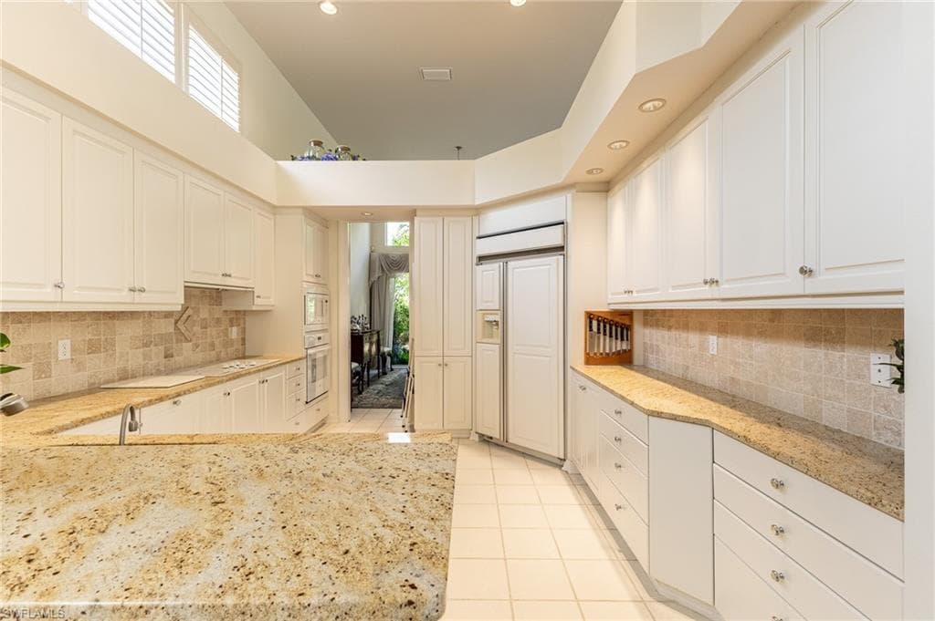 7905 Cocobay Dr 15, Naples, FL 34108-22