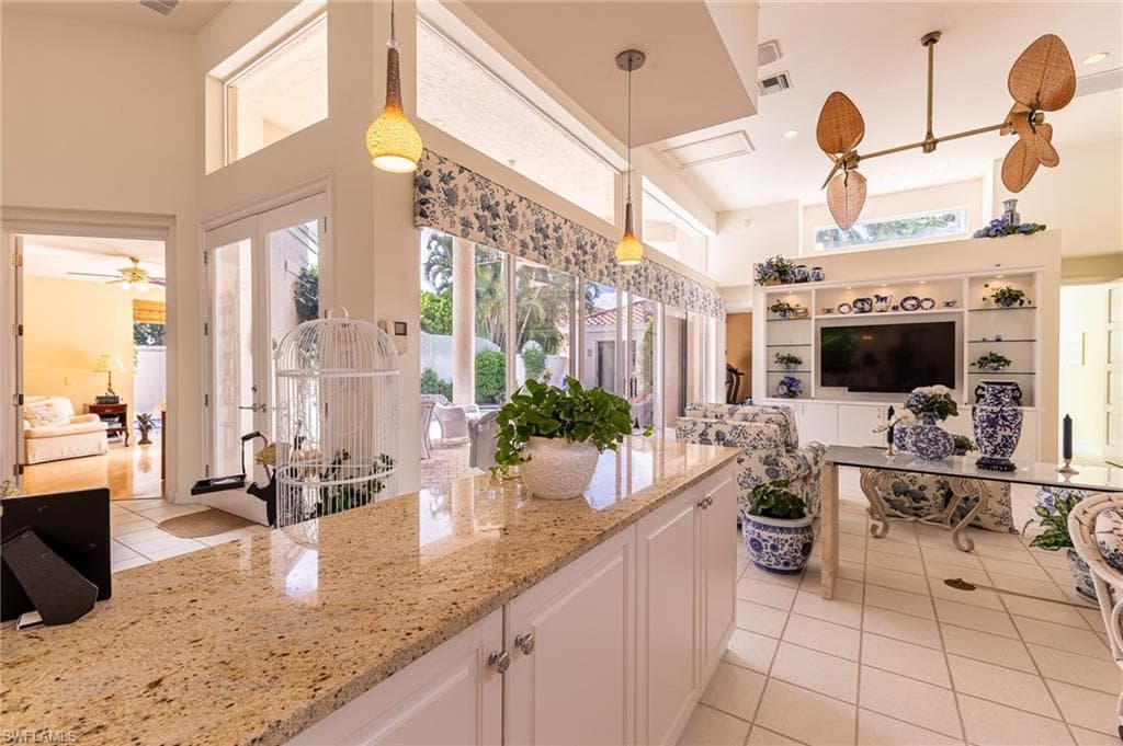 7905 Cocobay Dr 15, Naples, FL 34108-27