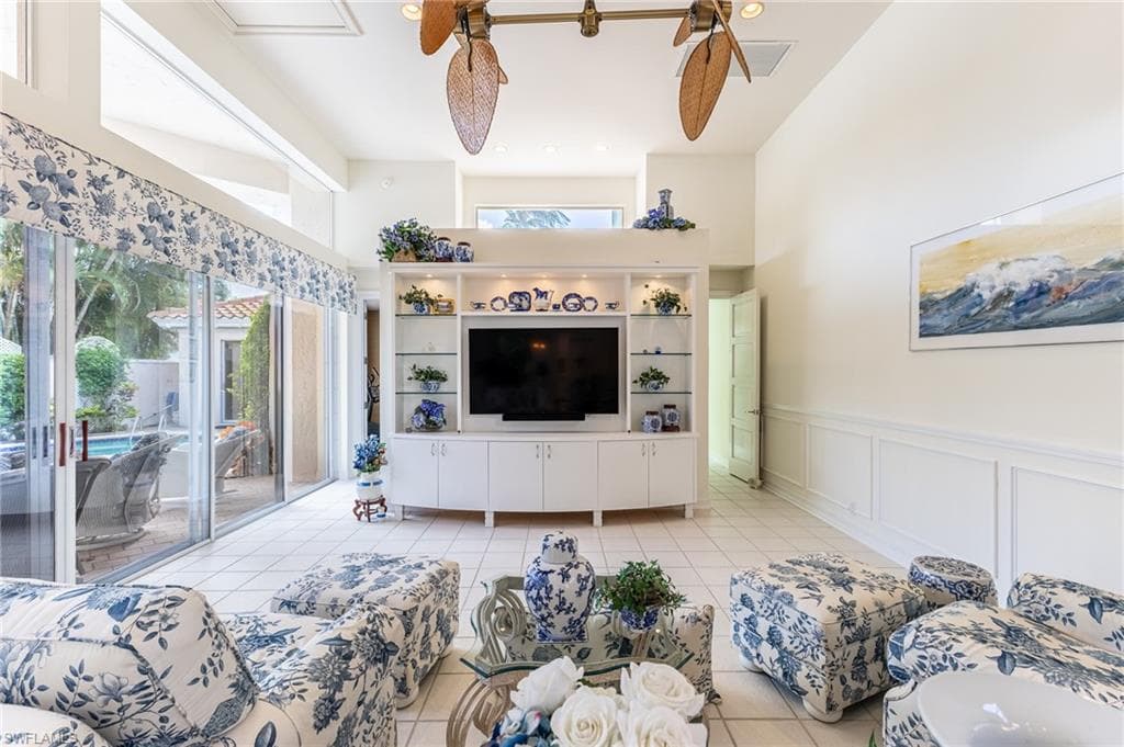 7905 Cocobay Dr 15, Naples, FL 34108-28