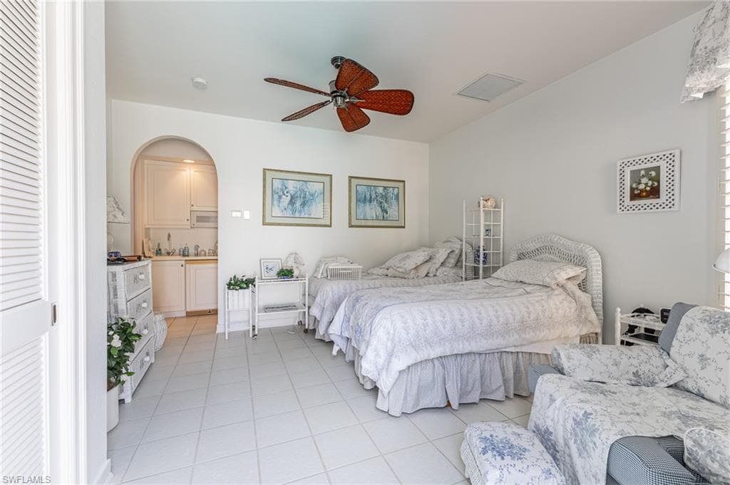 7905 Cocobay Dr 15, Naples, FL 34108-40