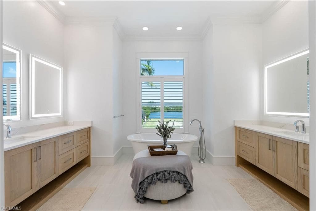 250 6th St, Bonita Springs, FL 34134-23