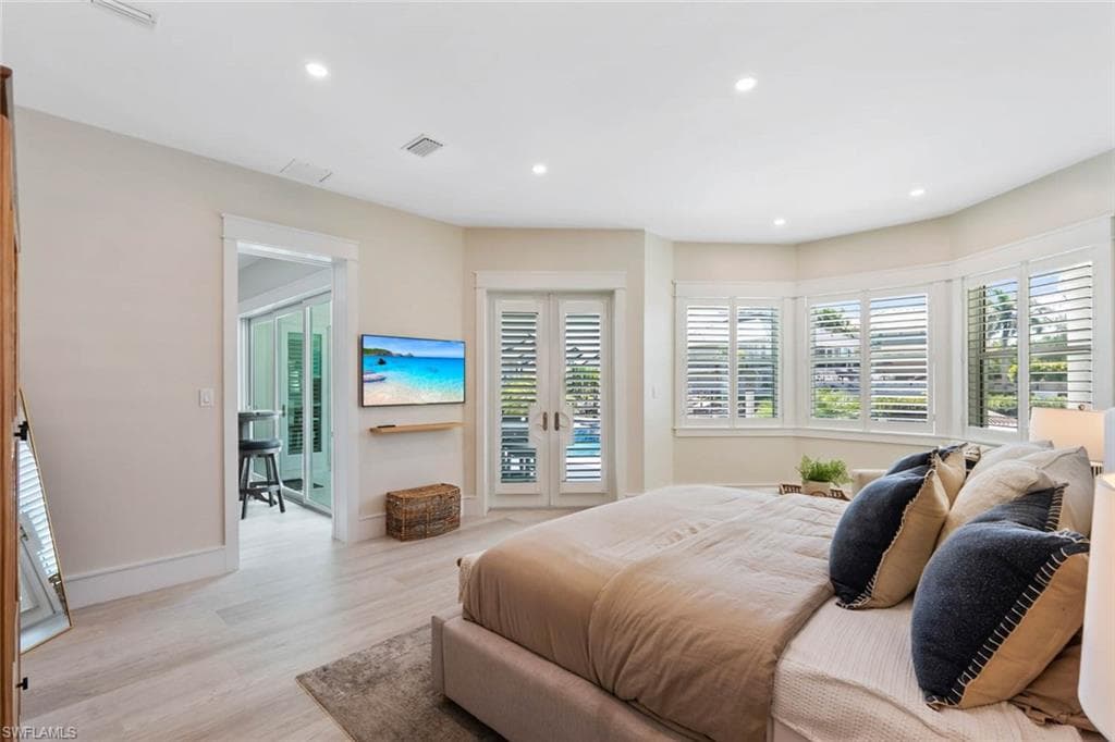 250 6th St, Bonita Springs, FL 34134-30