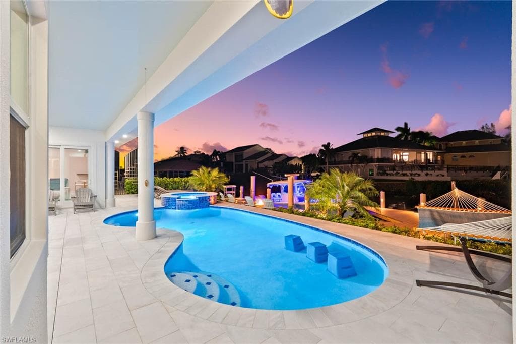 250 6th St, Bonita Springs, FL 34134-36