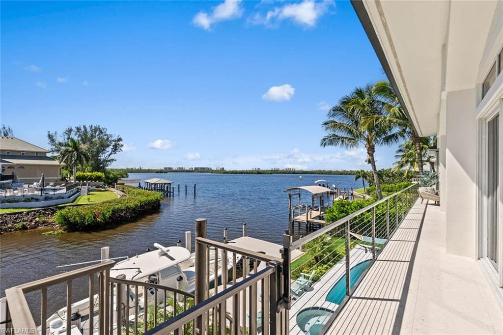 250 6th St, Bonita Springs, FL 34134-38