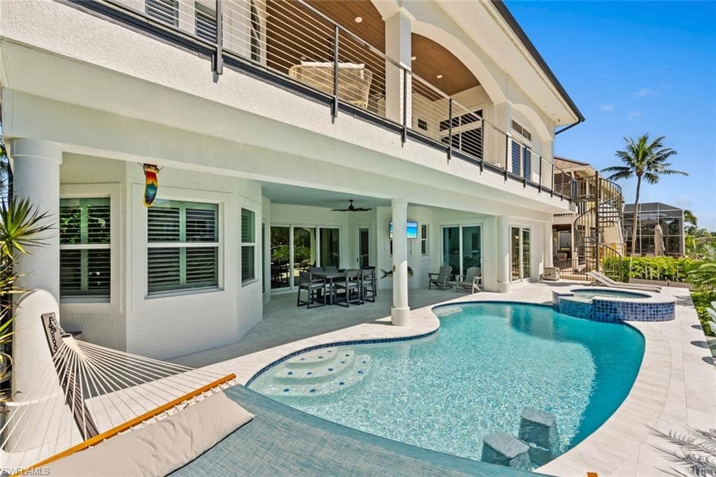 250 6th St, Bonita Springs, FL 34134-39