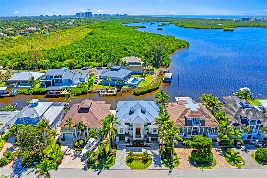 250 6th St, Bonita Springs, FL 34134-43