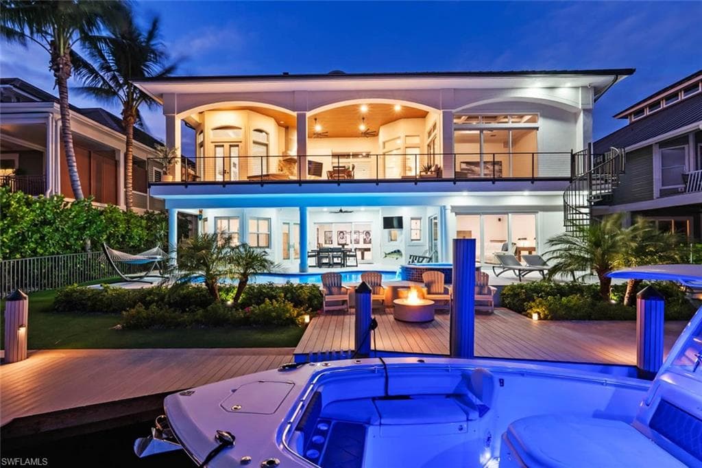 250 6th St, Bonita Springs, FL 34134-4