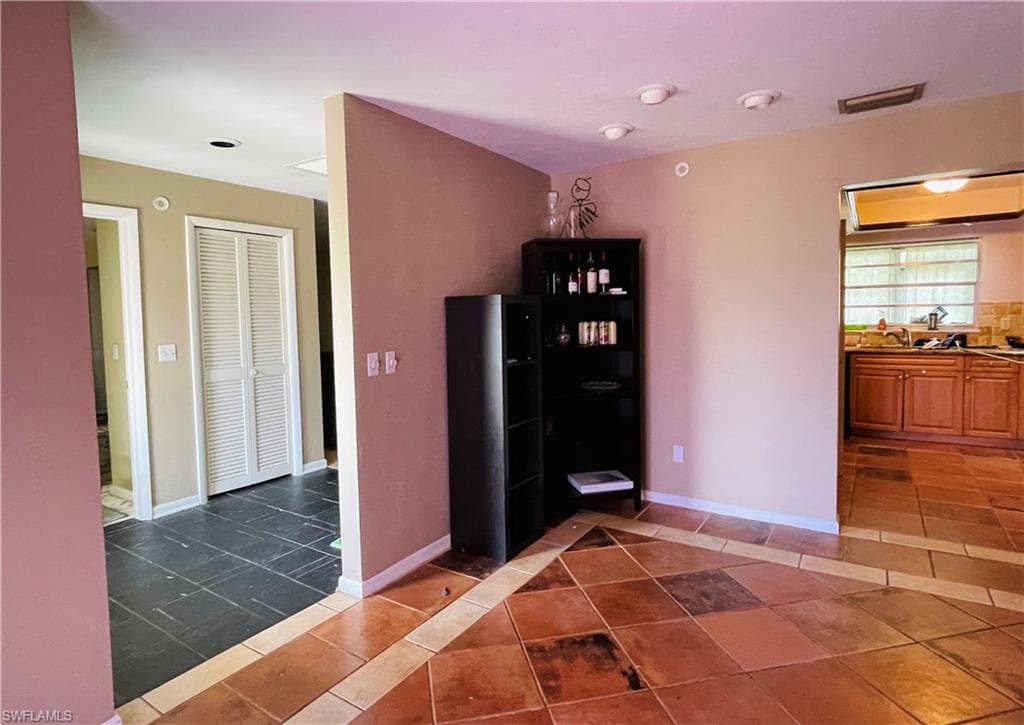 547 Eastwood Dr, Naples, FL 34110-10