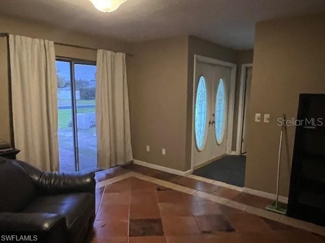 547 Eastwood Dr, Naples, FL 34110-11