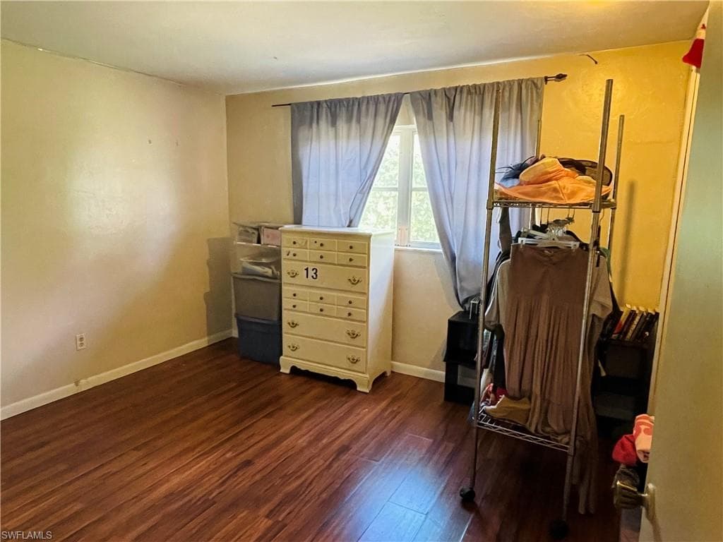 547 Eastwood Dr, Naples, FL 34110-14