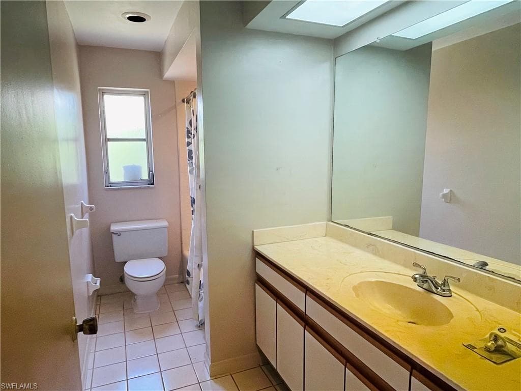 547 Eastwood Dr, Naples, FL 34110-19