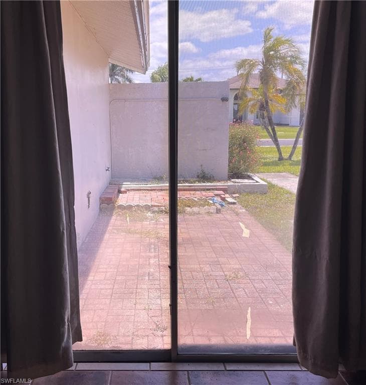 547 Eastwood Dr, Naples, FL 34110-20