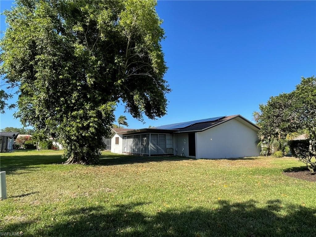 547 Eastwood Dr, Naples, FL 34110-3