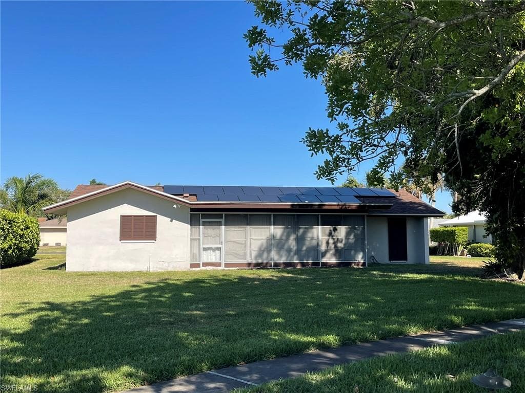 547 Eastwood Dr, Naples, FL 34110-4