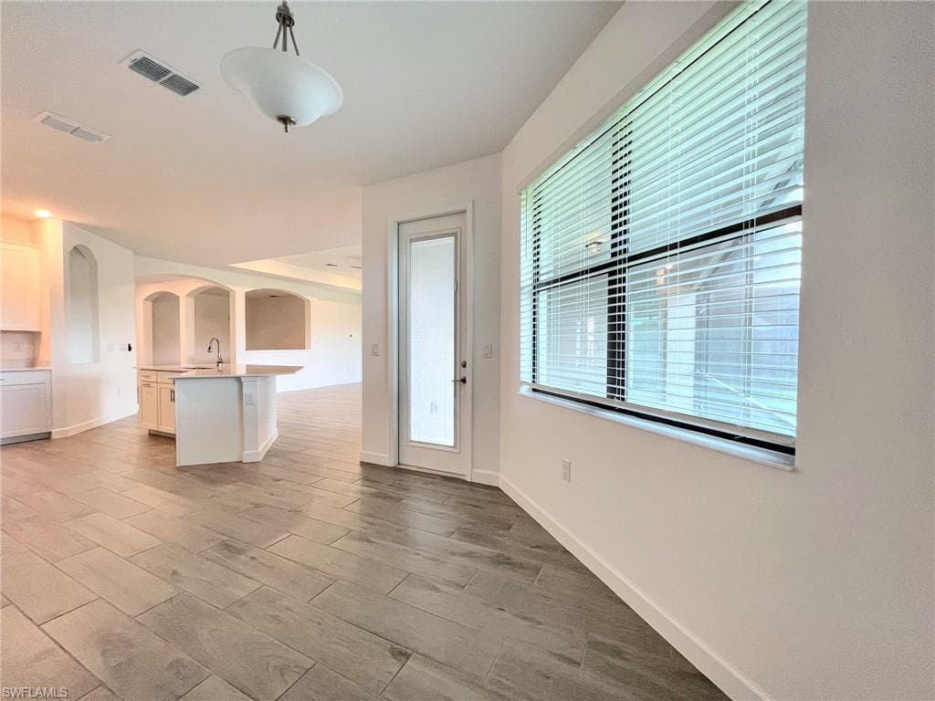 1388 Birdie Dr, Naples, FL 34120-10