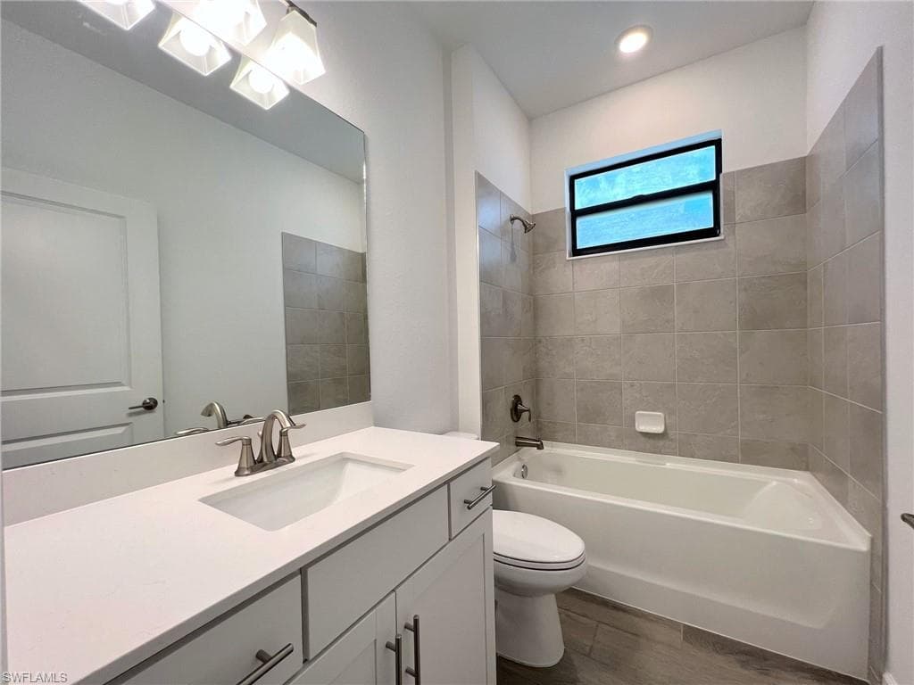 1388 Birdie Dr, Naples, FL 34120-25